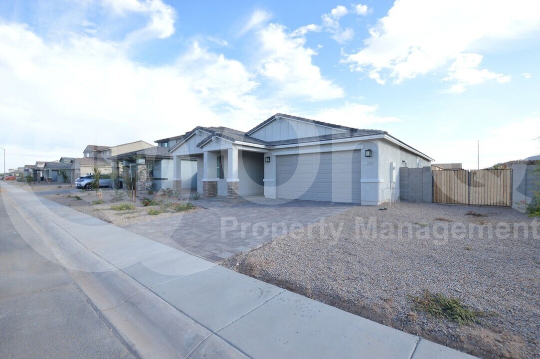 2025 E Piedmont Pl in Casa Grande, AZ - Building Photo