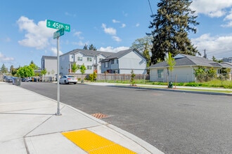 4337 S Cedar St in Tacoma, WA - Foto de edificio - Building Photo