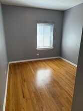 4946 N Harding Ave in Chicago, IL - Building Photo - Building Photo