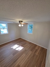 1349 Main St, Unit 202 in Pella, IA - Building Photo - Building Photo