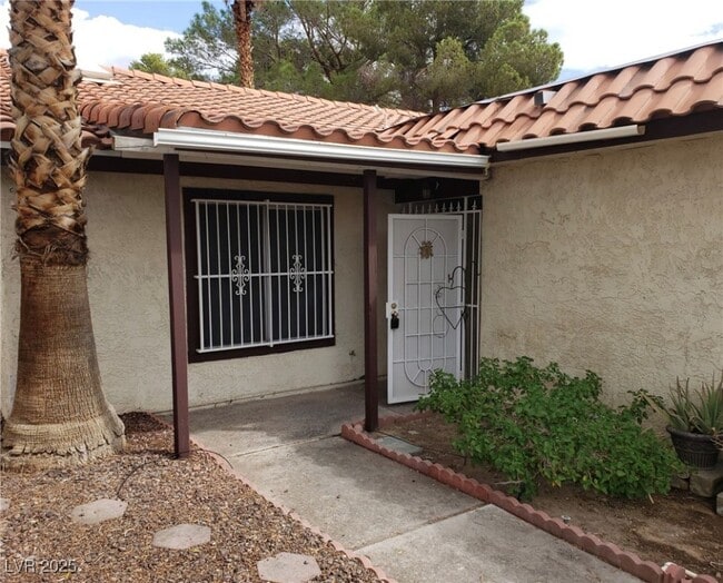 property at 2524 Sidonia Ave