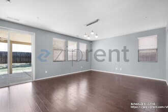 7517 Hazelton Way in Sacramento, CA - Building Photo - Building Photo