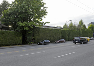 8747 Granville St in Vancouver, BC - Building Photo - Primary Photo