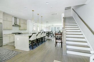 535 Letchas Ln in Alpharetta, GA - Foto de edificio - Building Photo