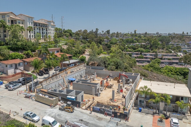 Hillside in San Diego, CA - Building Photo - Building Photo