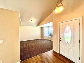 5015 Buchanan Ln in Pasco, WA - Building Photo - Building Photo