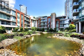 688-688 Abbott St in Vancouver, BC - Building Photo - Building Photo