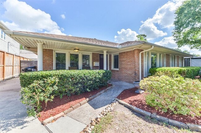 2030 Cheshire Ln in Houston, TX - Building Photo - Building Photo