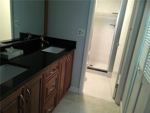 2067 SW 15th St-Unit -3R in Deerfield Beach, FL - Foto de edificio - Building Photo