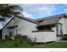602 SW Jeanne St in Port St. Lucie, FL - Building Photo