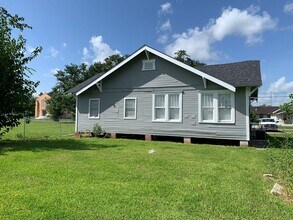 1107 Avenue A in Beaumont, TX - Building Photo - Building Photo