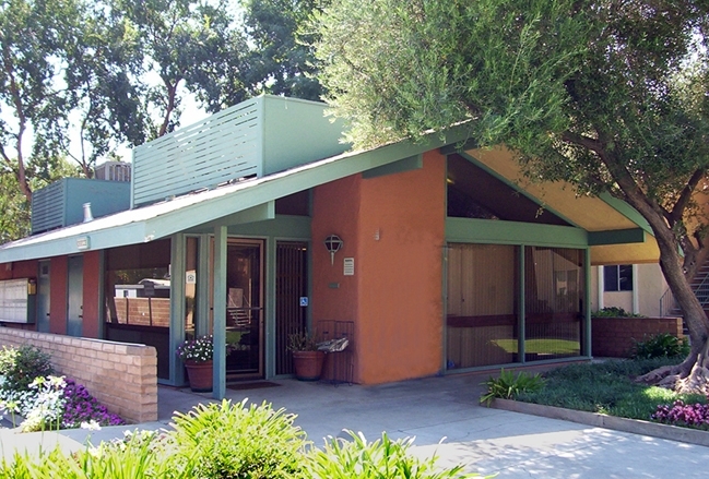 Floral Gardens in Selma, CA - Building Photo