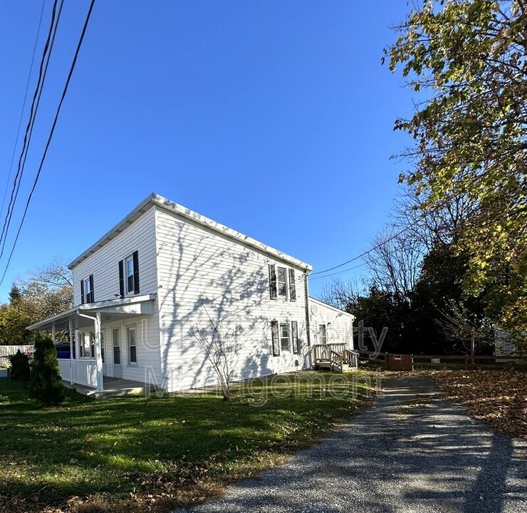 909 Central Ave in Sykesville, MD - Foto de edificio