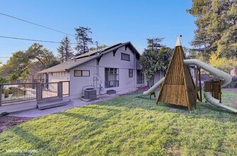 407 Sherman St in Healdsburg, CA - Building Photo - Building Photo