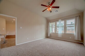 2431 Garden Falls Dr in Conroe, TX - Building Photo - Building Photo