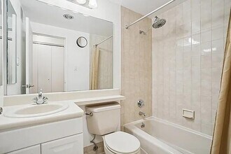 445 W 19th St in New York, NY - Building Photo - Building Photo