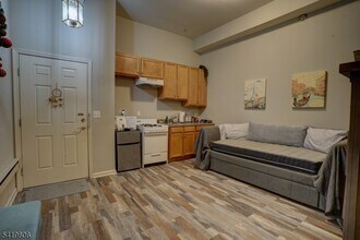 119 Conover Terrace in Lebanon, NJ - Building Photo - Building Photo