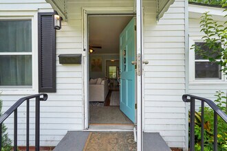 307 E 57th St in Savannah, GA - Building Photo - Building Photo