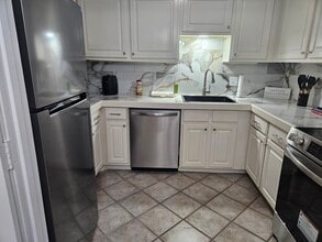 5155 Wayneland Dr in Jackson, MS - Building Photo - Building Photo