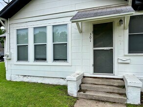301 Amarillo St in Denton, TX - Building Photo - Building Photo