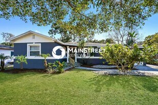 3750 28th Ave N in St. Petersburg, FL - Building Photo