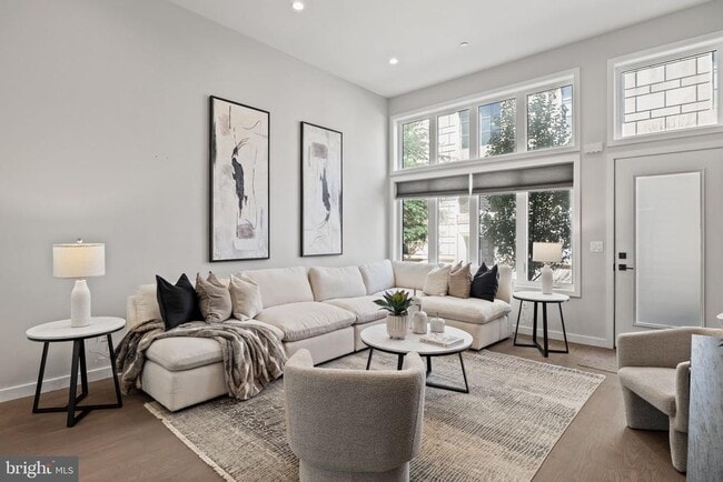 2106 Spring St in Philadelphia, PA - Building Photo - Building Photo