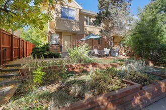 925 16th St in Boulder, CO - Foto de edificio - Building Photo