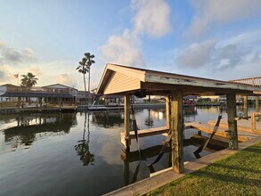 181 Barracuda St in Bayou Vista, TX - Building Photo - Building Photo