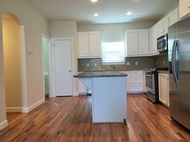 3618 Main Plaza Dr in Houston, TX - Building Photo - Building Photo