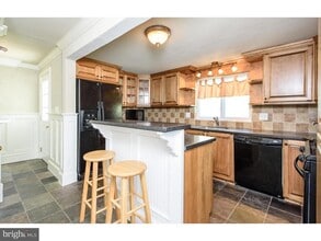 374 Dehaven St in Conshohocken, PA - Building Photo - Building Photo
