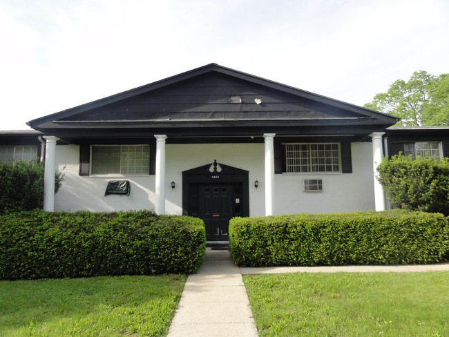 SPRINGBANK APARTMENTS in Dayton, OH - Building Photo - Building Photo