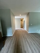 1060 S Mission Ave in Bolivar, MO - Building Photo - Building Photo