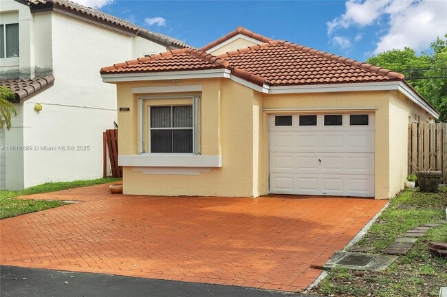 11473 SW 72nd Terrace in Miami, FL - Building Photo - Building Photo