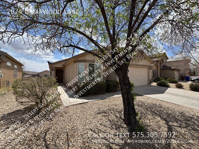 2074 Briarwood Ln in Las Cruces, NM - Building Photo - Building Photo