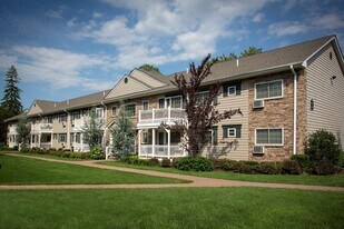 666 Veterans Memorial Hwy in Hauppauge, NY - Building Photo