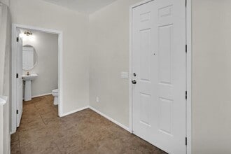 1220 W Calle Libro Del Retrato in Sahuarita, AZ - Building Photo - Building Photo