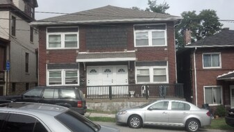 417 N 3rd St in Jeannette, PA - Building Photo