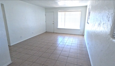 2612 E Alta Vista Rd in Phoenix, AZ - Building Photo - Building Photo