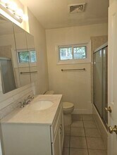 8 Town Path, Unit Top Floor in Glen Cove, NY - Foto de edificio - Building Photo