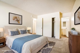 Villa Marina Apartments in Oxnard, CA - Foto de edificio - Building Photo