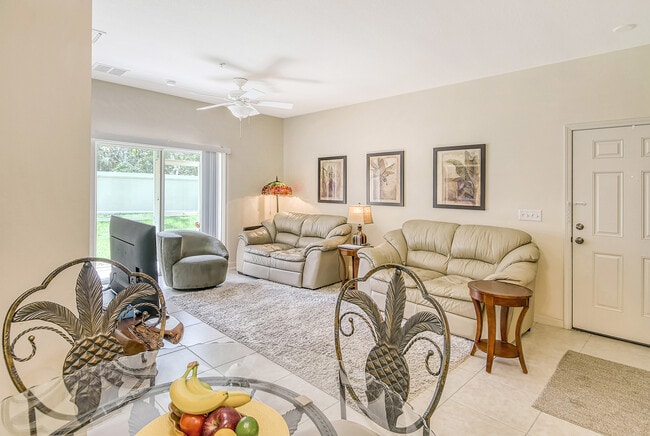 3645 Parkridge Cir in Sarasota, FL - Building Photo - Building Photo