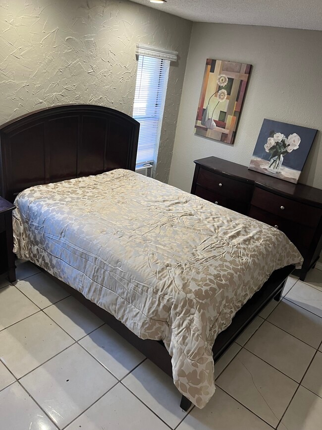 3439 Racquet Club Dr in Grand Prairie, TX - Building Photo - Building Photo