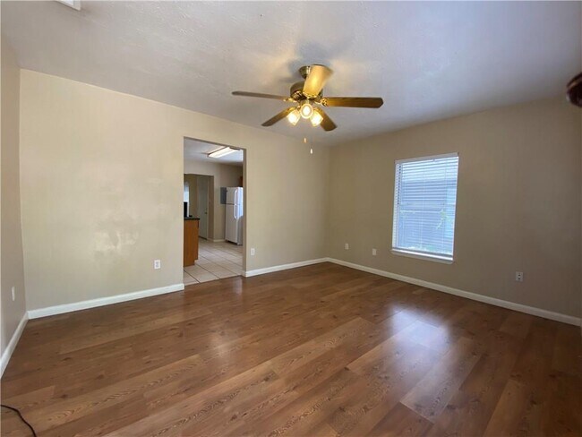 104 1/2 W 55th St in Austin, TX - Building Photo - Building Photo