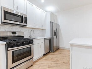 282 E 38th St in Brooklyn, NY - Foto de edificio - Building Photo