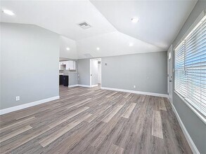 3755 10th Ave S in St. Petersburg, FL - Building Photo - Building Photo