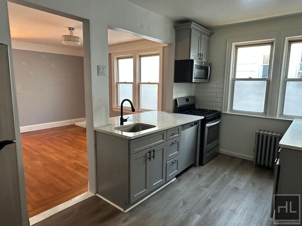 59 PLACE in Queens, NY - Foto de edificio