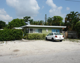 911 SW 15th Ter Apartments