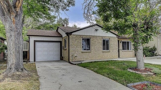 property at 815 S Eliot St