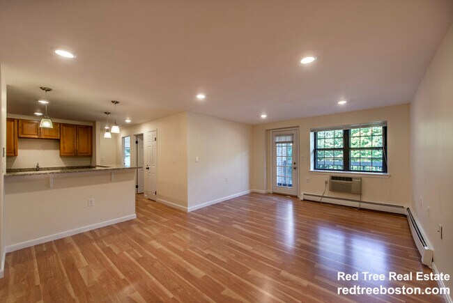 757 Highland Ave in Needham, MA - Building Photo - Building Photo