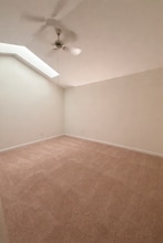 31-33 Railroad St, Unit 5 in Canaan, CT - Foto de edificio - Building Photo